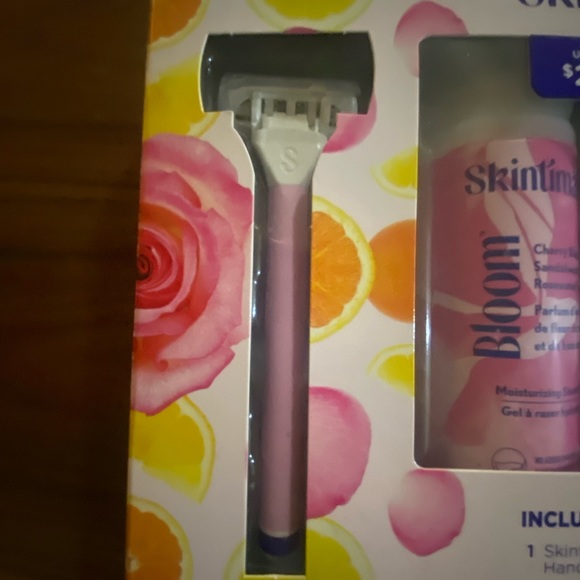 Skintimate Shaving Kit - Picture 4 of 12